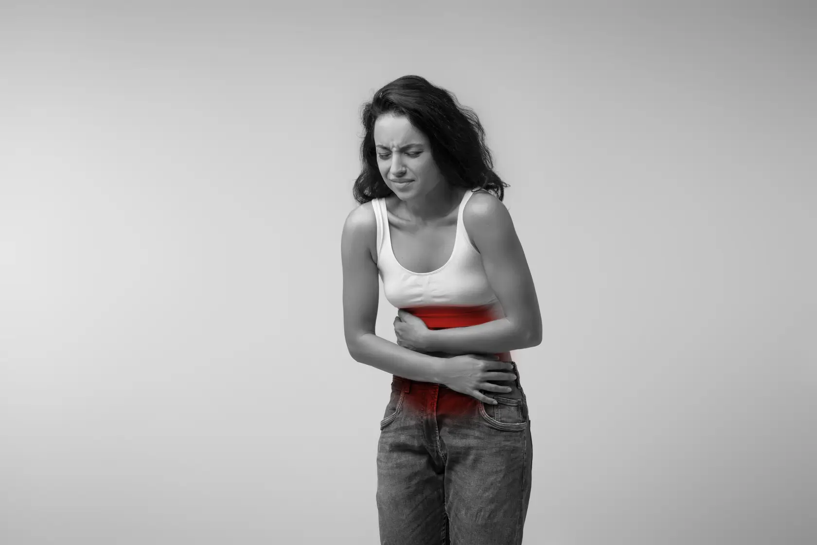 Как отличить аппендицит от обычной боли в правом боку: подробное руководство для самодиагностики + когда срочно к врачу